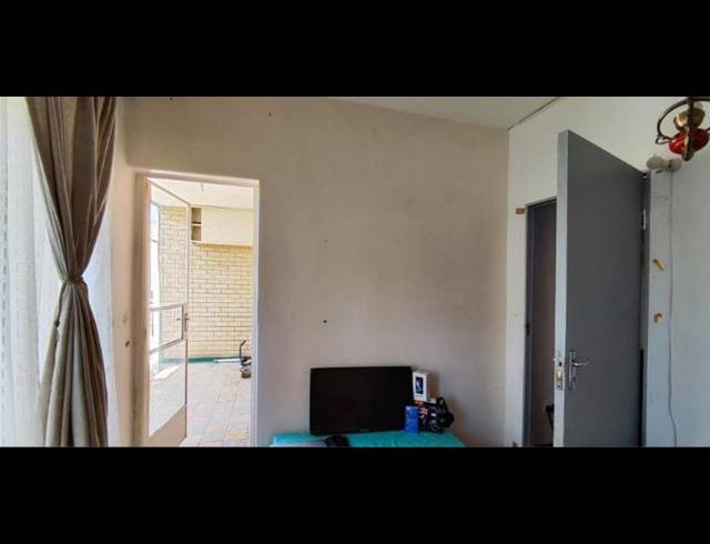 2 BEDROOM APARTMENT FOR SALE IN BENONI CENTRAL